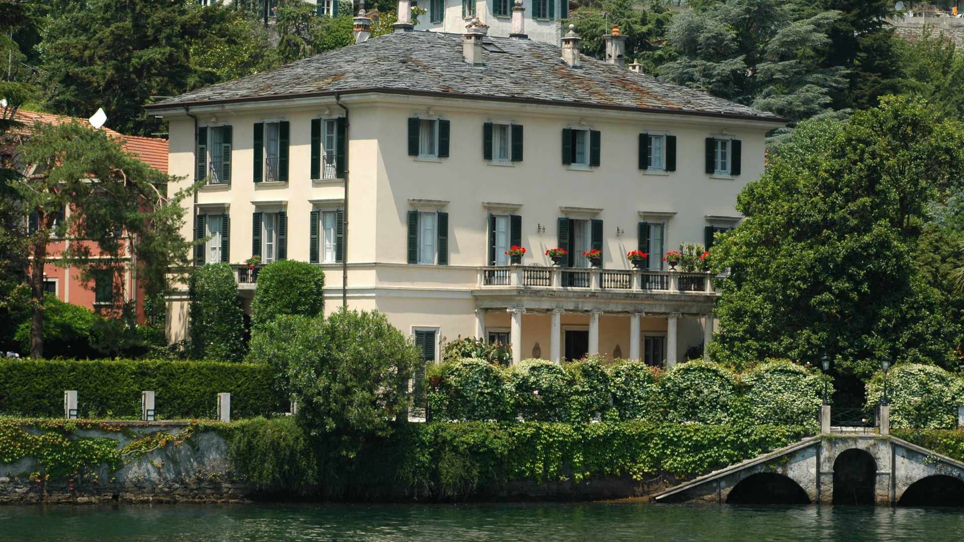 George Clooney’s Villa Oleandra: How to See It by Private Boat